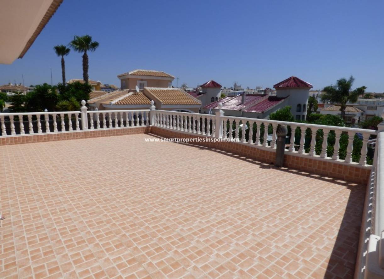Wederverkoop - Detached Villa - La Marina - Urbanización La Marina