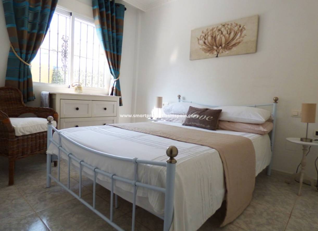 Wederverkoop - Detached Villa - La Marina - Urbanización La Marina