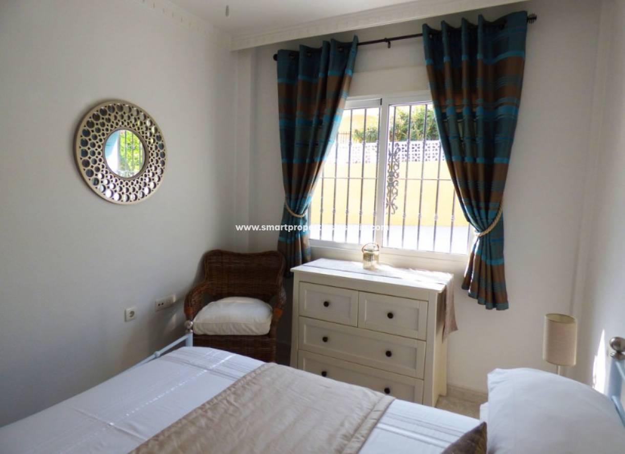 Wederverkoop - Detached Villa - La Marina - Urbanización La Marina