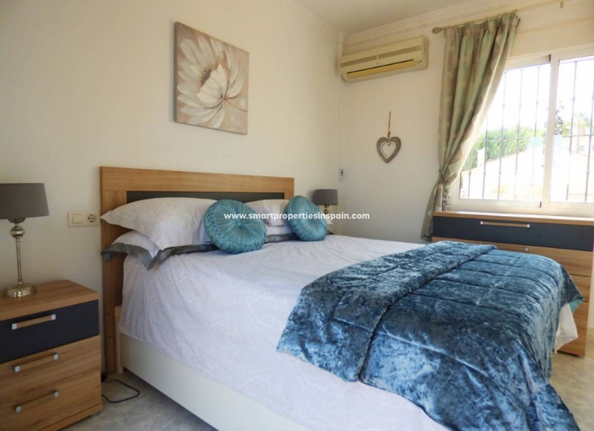 Wederverkoop - Detached Villa - La Marina - Urbanización La Marina