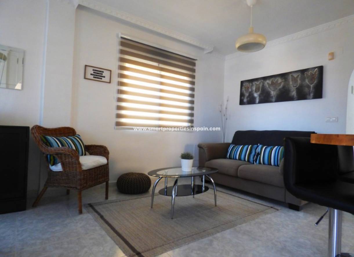 Wederverkoop - Detached Villa - La Marina - Urbanización La Marina