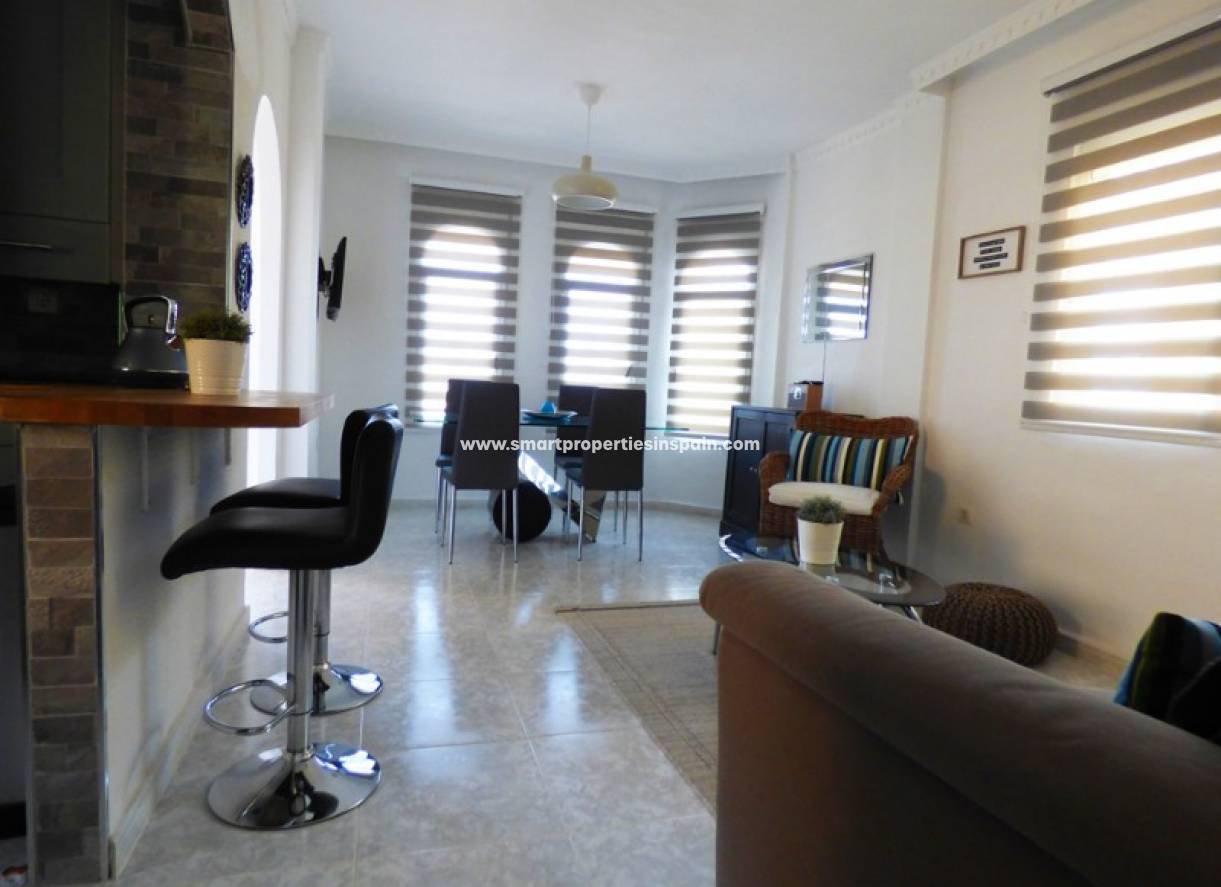 Wederverkoop - Detached Villa - La Marina - Urbanización La Marina