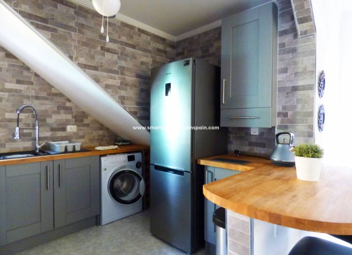 Wederverkoop - Detached Villa - La Marina - Urbanización La Marina