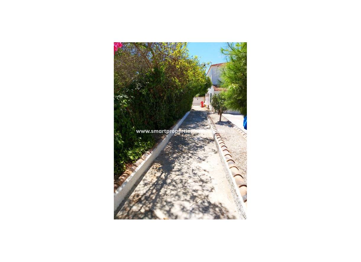Wederverkoop - Detached Villa - La Marina - Urbanización La Marina