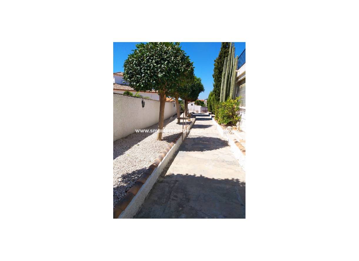 Wederverkoop - Detached Villa - La Marina - Urbanización La Marina