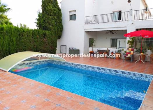 Wederverkoop - Detached Villa - La Marina - Urbanización La Marina