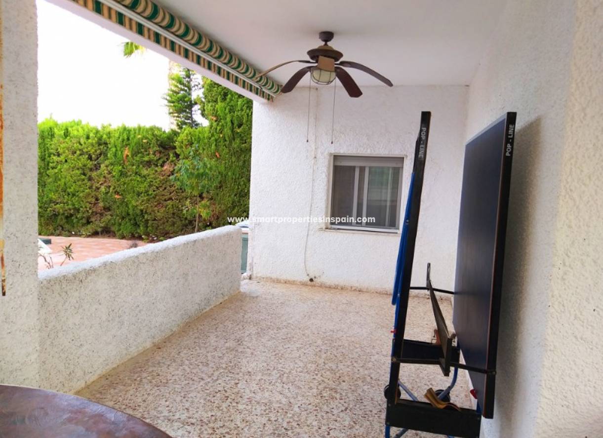 Wederverkoop - Detached Villa - La Marina - Urbanización La Marina