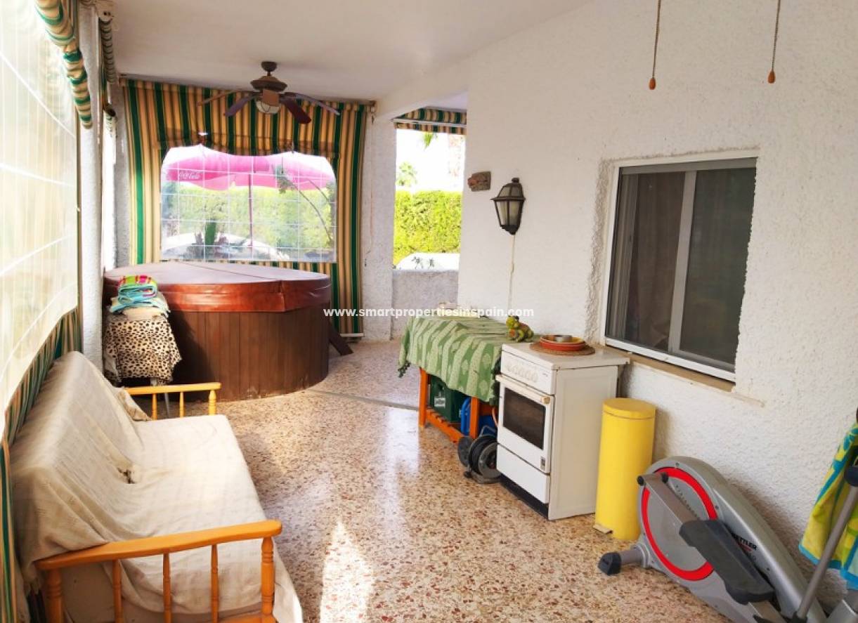 Wederverkoop - Detached Villa - La Marina - Urbanización La Marina