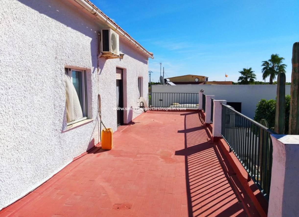 Wederverkoop - Detached Villa - La Marina - Urbanización La Marina