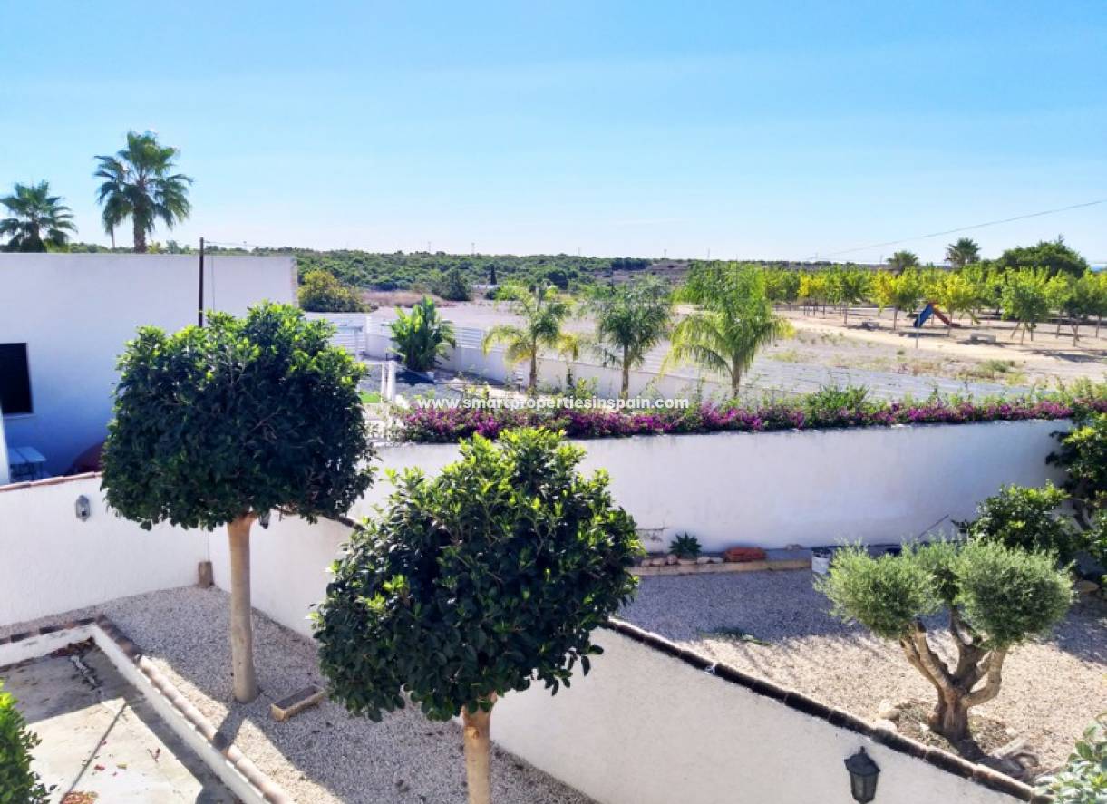 Wederverkoop - Detached Villa - La Marina - Urbanización La Marina