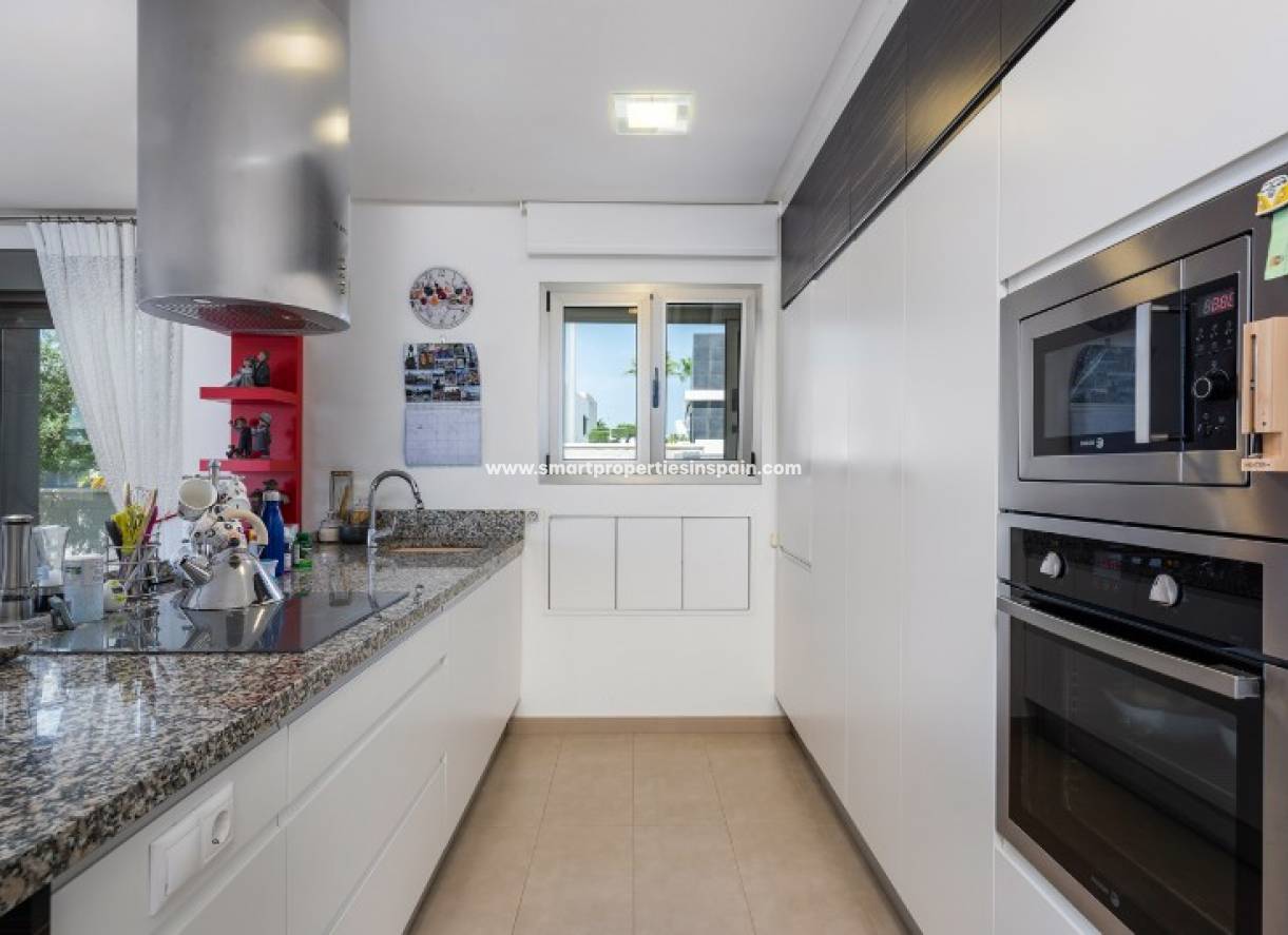 Wederverkoop - Detached Villa - La Marina - Urbanización La Marina
