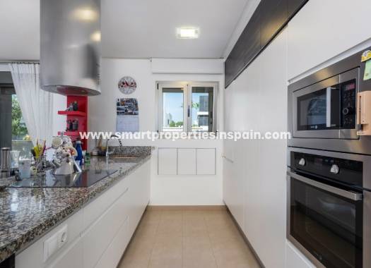 Wederverkoop - Detached Villa - La Marina - Urbanización La Marina