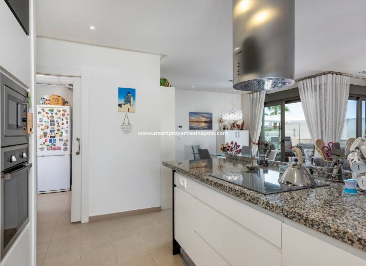 Wederverkoop - Detached Villa - La Marina - Urbanización La Marina