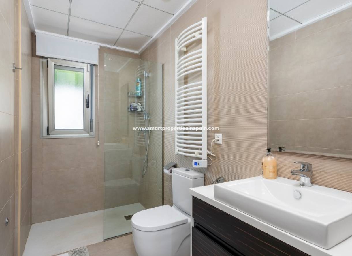 Wederverkoop - Detached Villa - La Marina - Urbanización La Marina