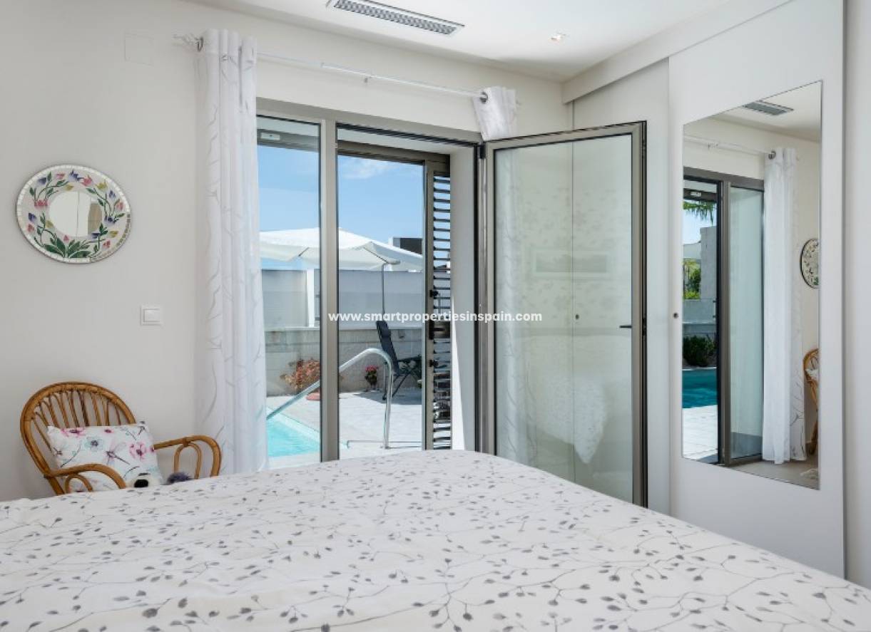 Wederverkoop - Detached Villa - La Marina - Urbanización La Marina