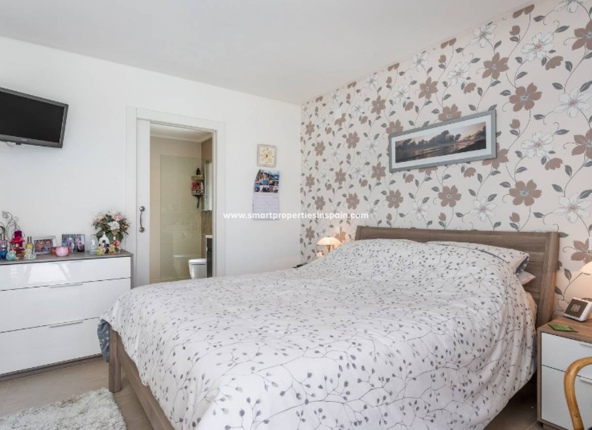 Wederverkoop - Detached Villa - La Marina - Urbanización La Marina