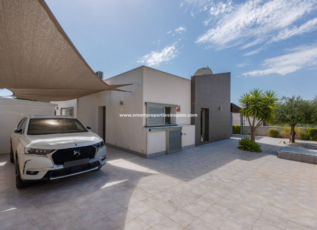 Wederverkoop - Detached Villa - La Marina - Urbanización La Marina