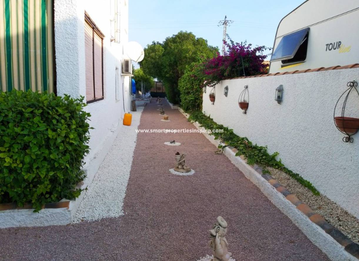 Wederverkoop - Detached Villa - La Marina - Urbanización La Marina