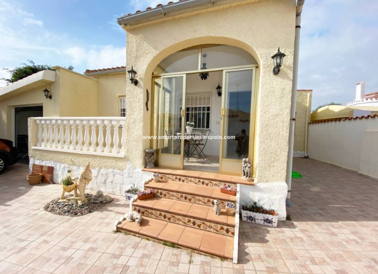 Wederverkoop - Detached Villa - La Marina - Urbanización La Marina