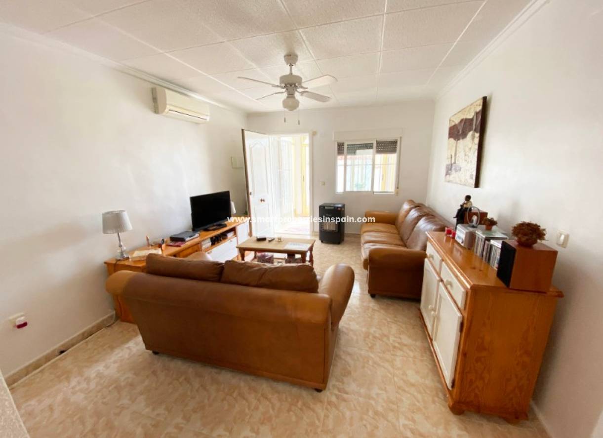 Wederverkoop - Detached Villa - La Marina - Urbanización La Marina