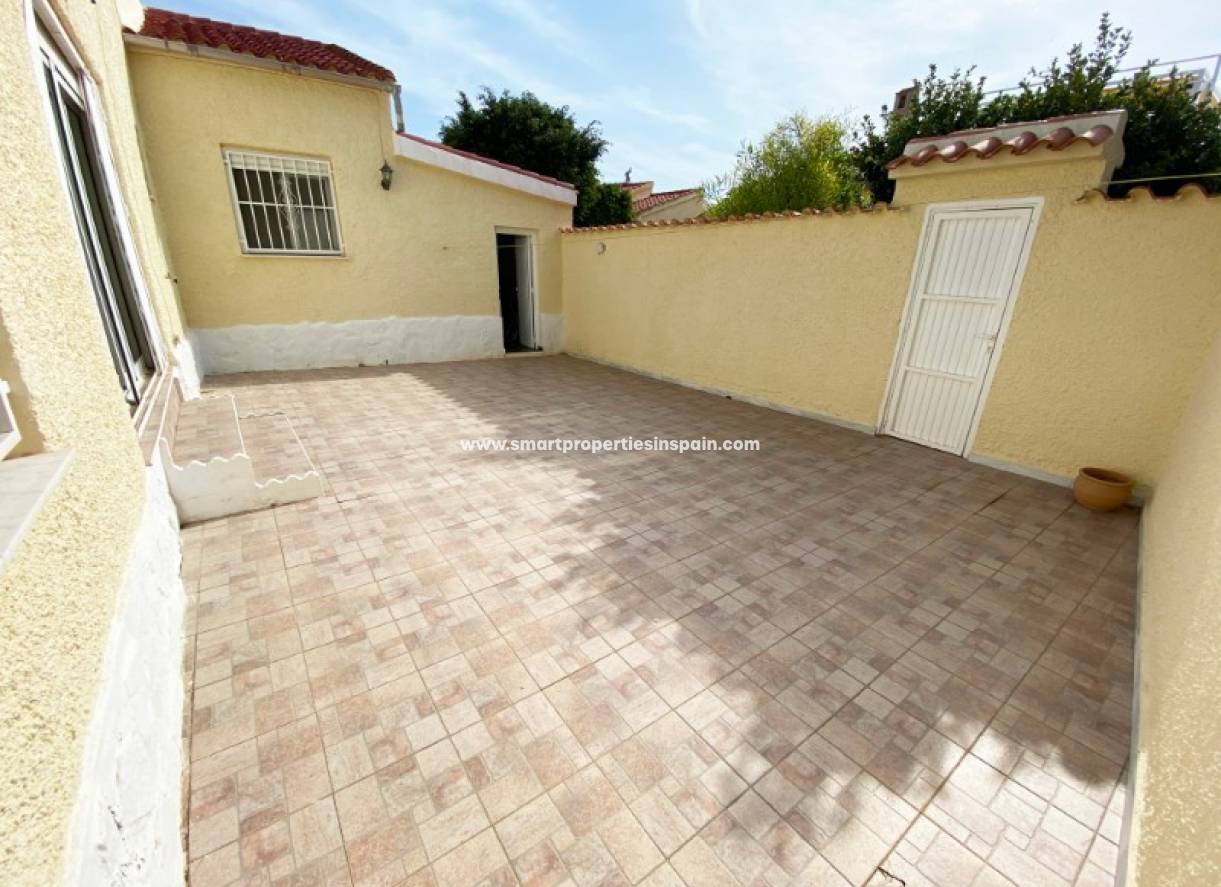 Wederverkoop - Detached Villa - La Marina - Urbanización La Marina