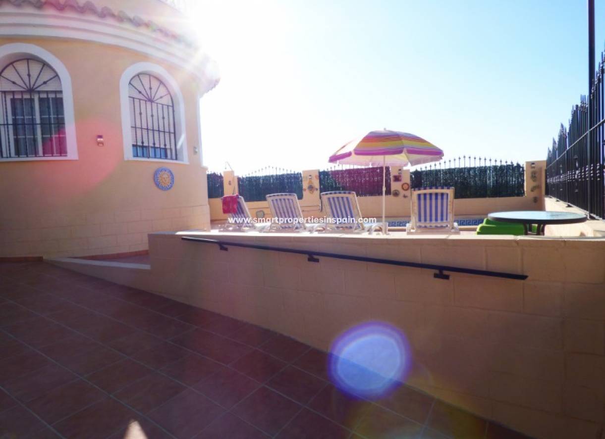 Wederverkoop - Detached Villa - La Marina - Urbanización La Marina