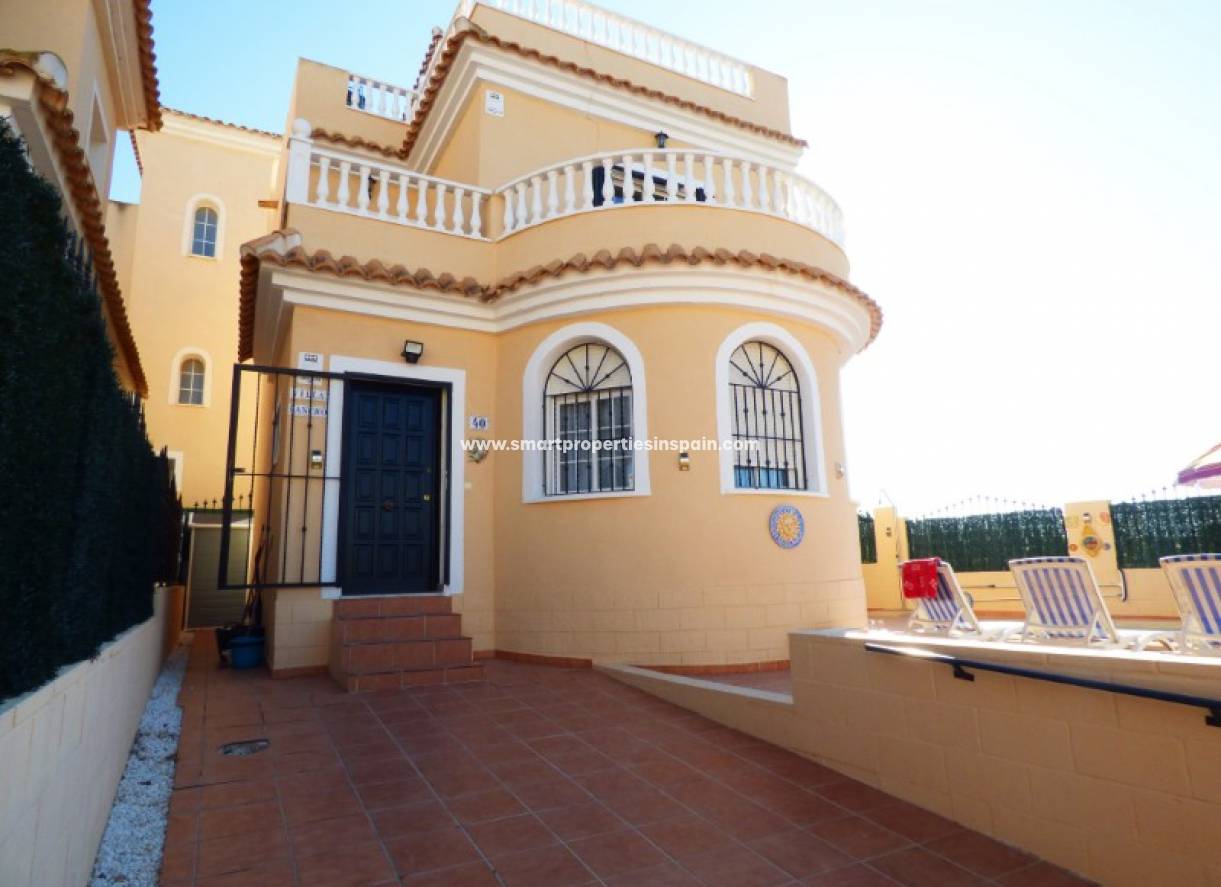 Wederverkoop - Detached Villa - La Marina - Urbanización La Marina