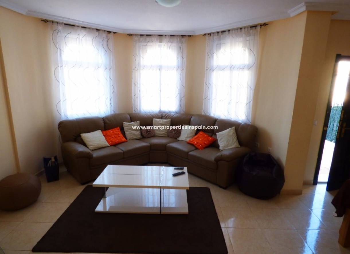 Wederverkoop - Detached Villa - La Marina - Urbanización La Marina