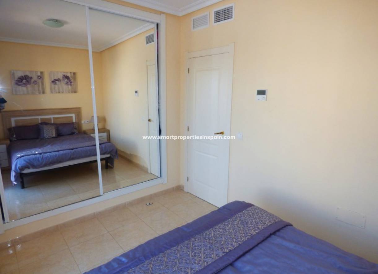 Wederverkoop - Detached Villa - La Marina - Urbanización La Marina