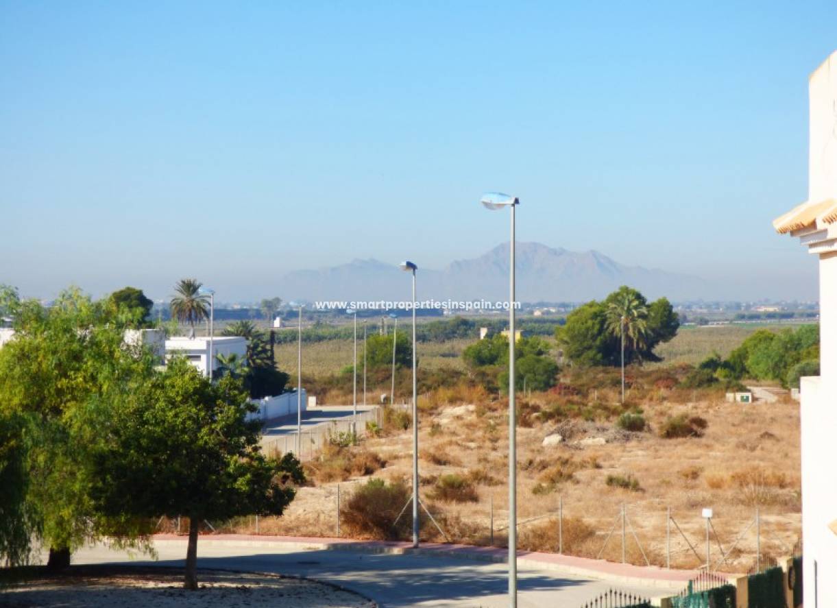 Wederverkoop - Detached Villa - La Marina - Urbanización La Marina
