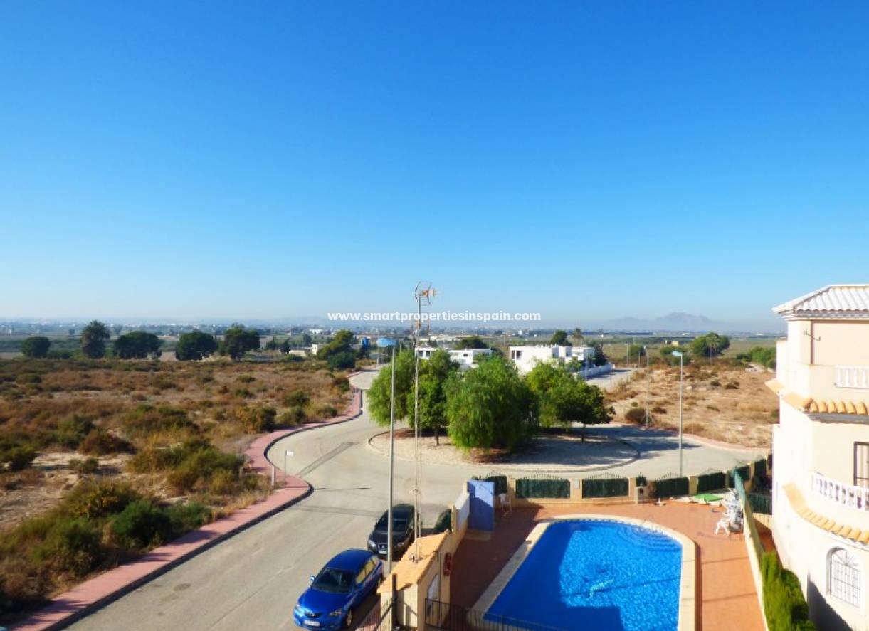 Wederverkoop - Detached Villa - La Marina - Urbanización La Marina