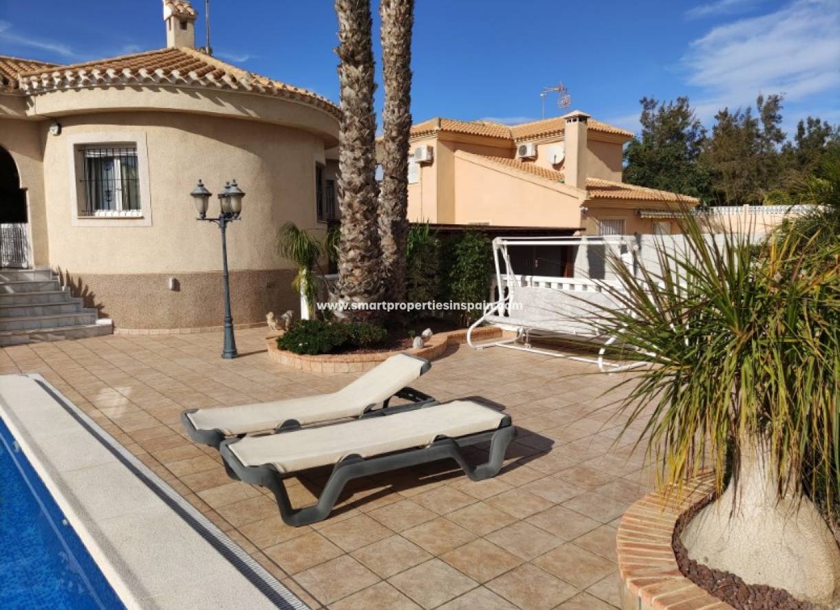 Wederverkoop - Detached Villa - La Marina - Urbanización La Marina