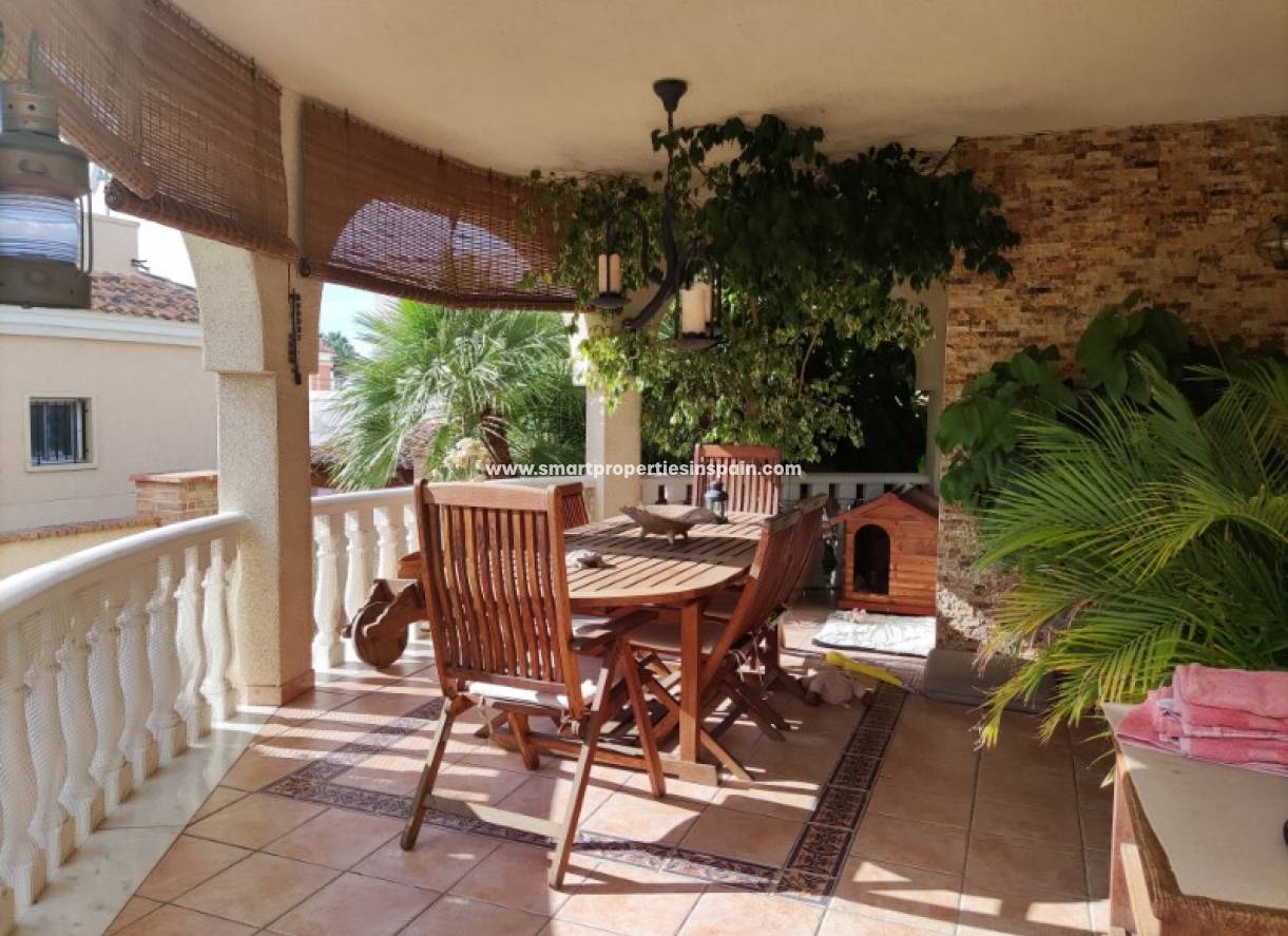 Wederverkoop - Detached Villa - La Marina - Urbanización La Marina