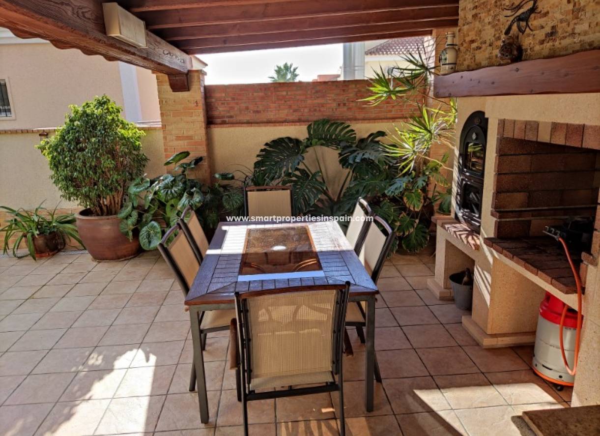 Wederverkoop - Detached Villa - La Marina - Urbanización La Marina