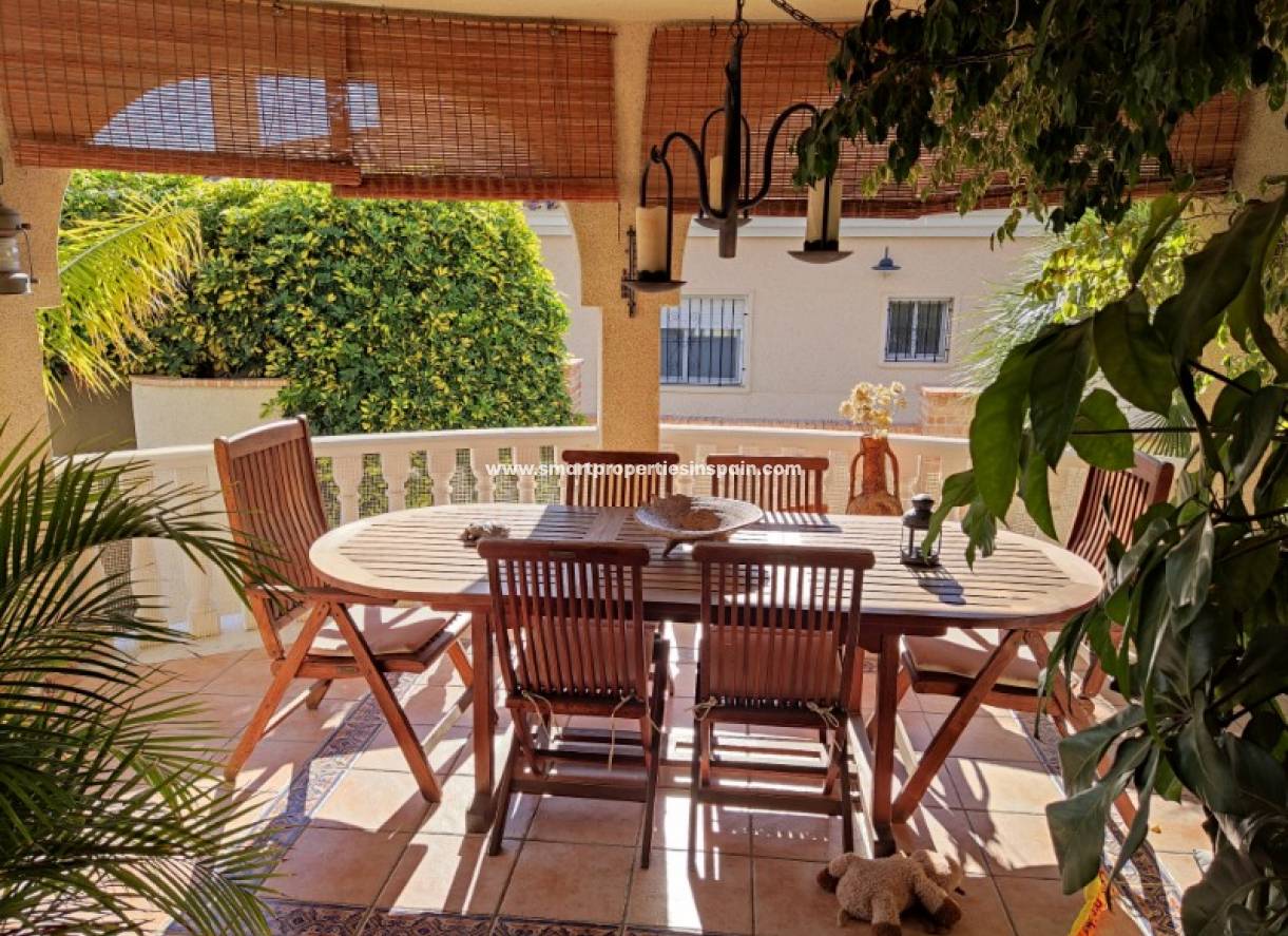 Wederverkoop - Detached Villa - La Marina - Urbanización La Marina