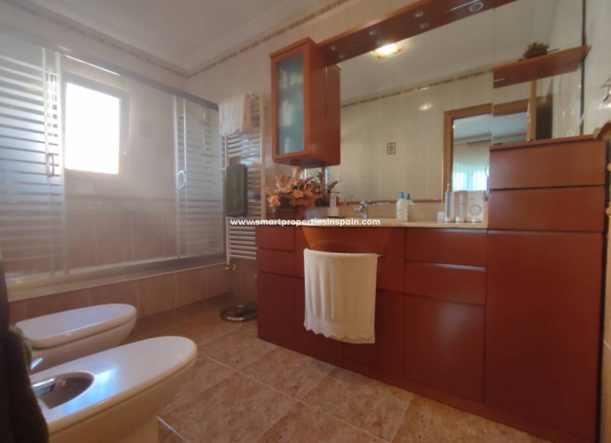 Wederverkoop - Detached Villa - La Marina - Urbanización La Marina