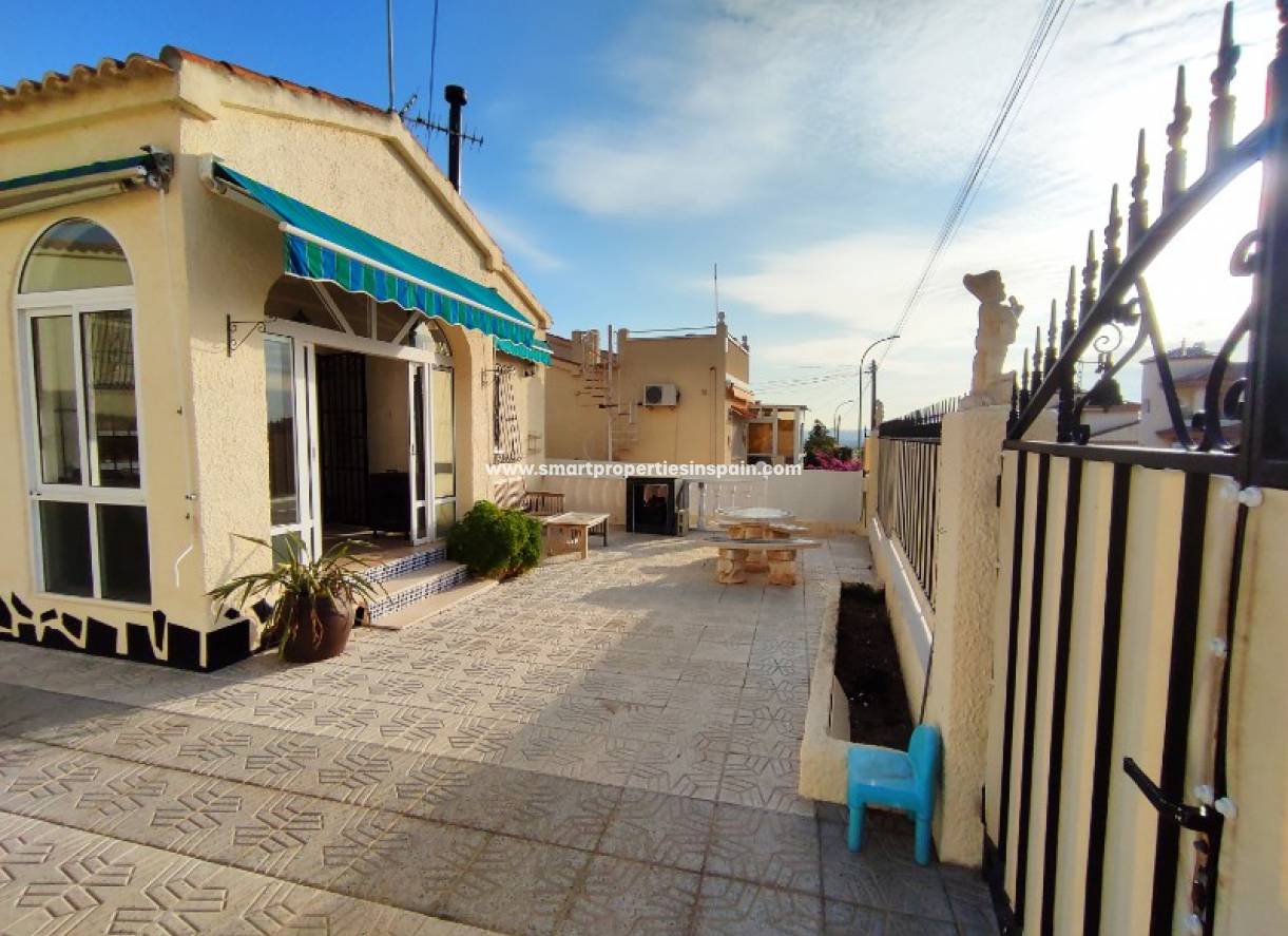 Wederverkoop - Detached Villa - La Marina - Urbanización La Marina