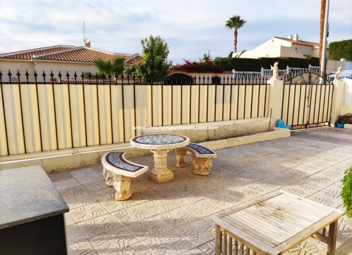 Wederverkoop - Detached Villa - La Marina - Urbanización La Marina