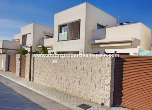Wederverkoop - Detached Villa - La Marina - Urbanización La Marina