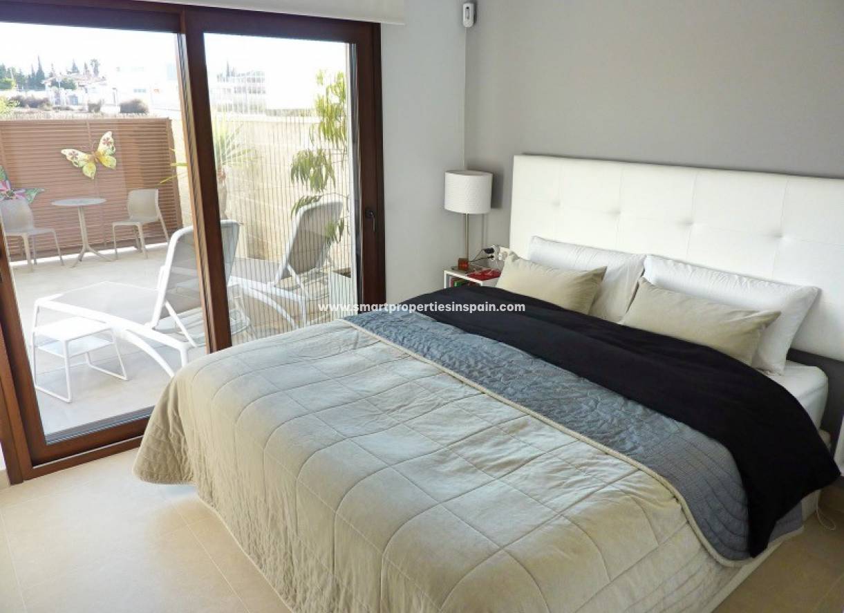 Wederverkoop - Detached Villa - La Marina - Urbanización La Marina