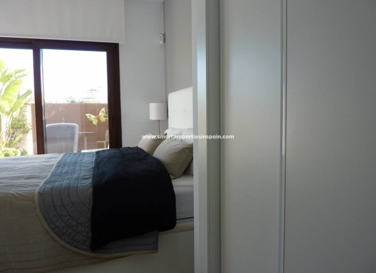 Wederverkoop - Detached Villa - La Marina - Urbanización La Marina