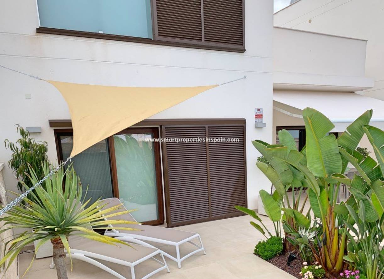 Wederverkoop - Detached Villa - La Marina - Urbanización La Marina
