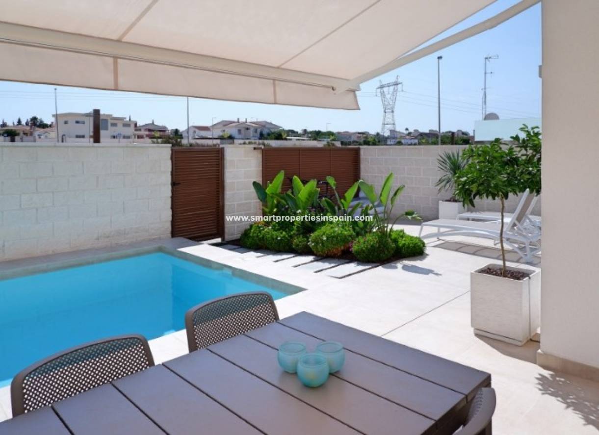 Wederverkoop - Detached Villa - La Marina - Urbanización La Marina
