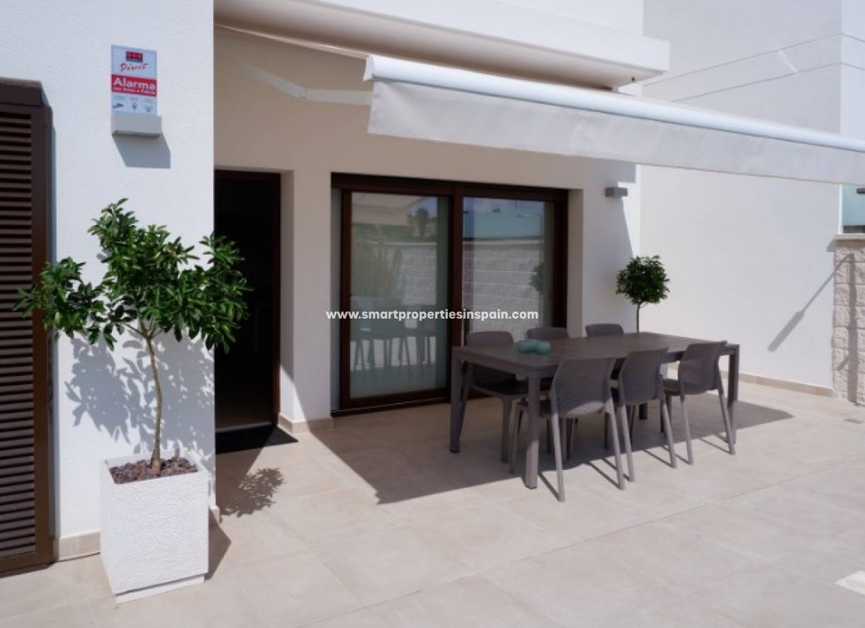 Wederverkoop - Detached Villa - La Marina - Urbanización La Marina