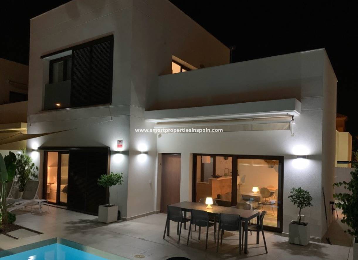 Wederverkoop - Detached Villa - La Marina - Urbanización La Marina