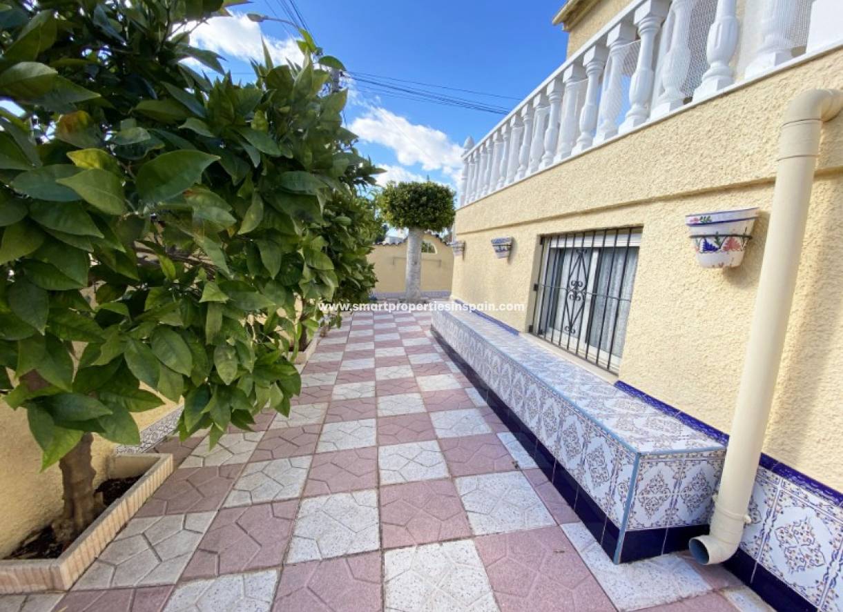 Wederverkoop - Detached Villa - La Marina - Urbanización La Marina