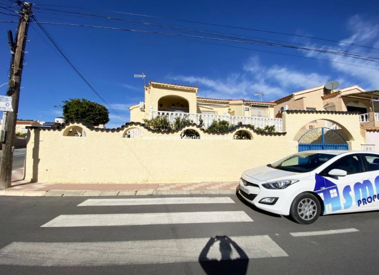 Wederverkoop - Detached Villa - La Marina - Urbanización La Marina