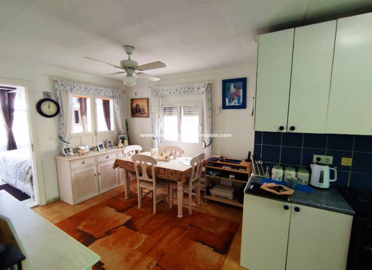 Wederverkoop - Detached Villa - La Marina - Urbanización La Marina