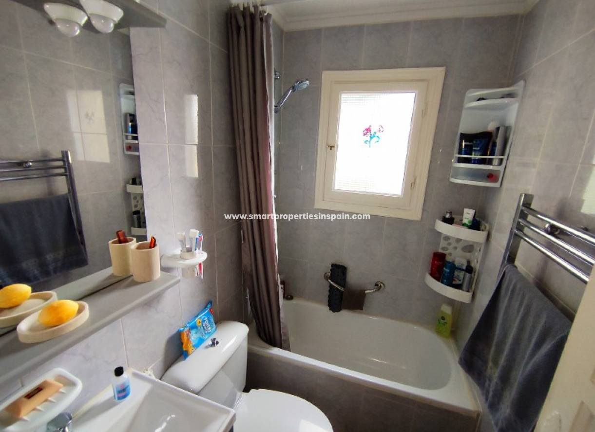 Wederverkoop - Detached Villa - La Marina - Urbanización La Marina