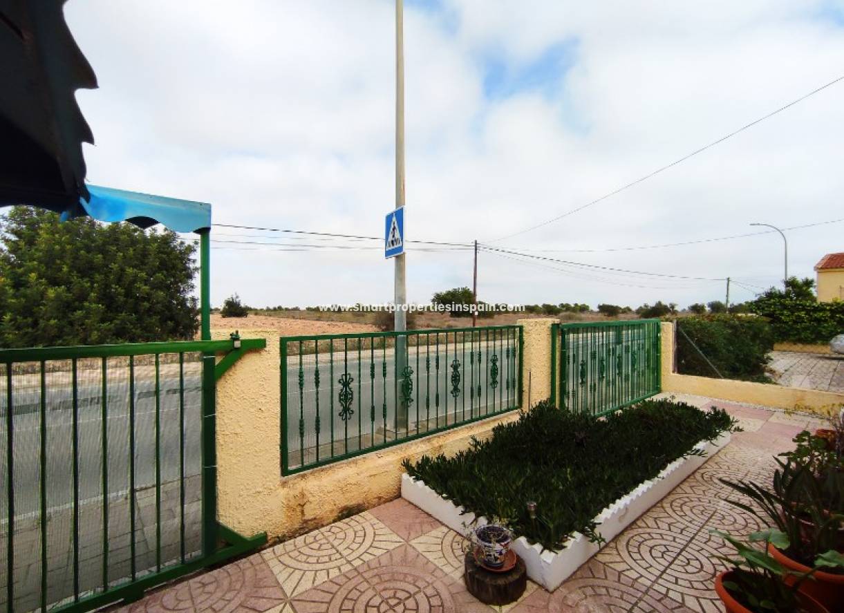 Wederverkoop - Detached Villa - La Marina - Urbanización La Marina